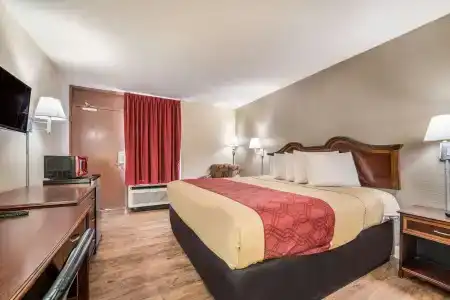Econo Inn & Suites - 26