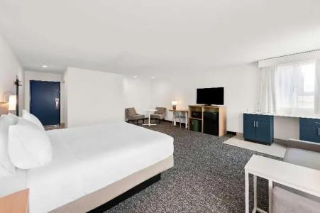 Barrington & Suites - 39