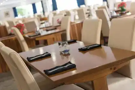 Distinction & Conference Centre - 28