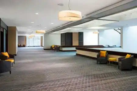 Sheraton Norfolk Waterside - 14