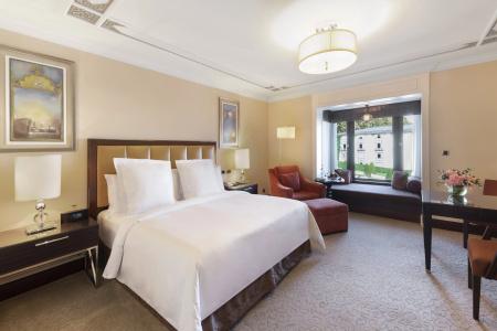 Four Seasons Istanbul at the Bosphorus - 5