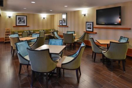 Hampton Inn & Suites by Hilton University NW - 29