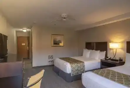 Best Western Plus Inn - 41