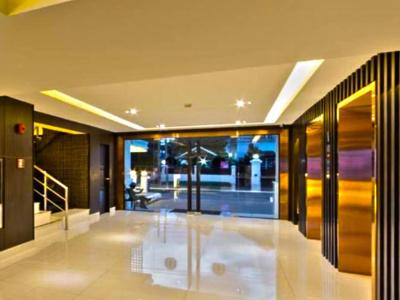Chateau de Sukhumvit - 16