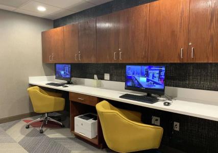 Hampton Inn & Suites West - 22