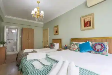 Sofia Corner - 55