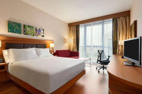 Hilton Garden Inn Sevilla - 39