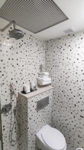 1929 - SG Clean, Staycation Approved - 46