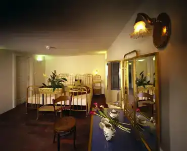Iron Gate & Suites - 20