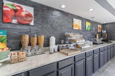Quality Inn & Suites University Area - 10
