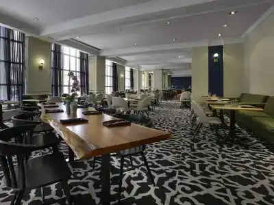 The Novotel Centre - 16