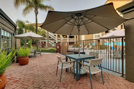 Staybridge Suites - 29