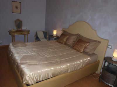 Duca's Guest House - 4