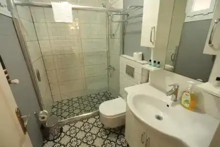 White Pearl Apart - 3