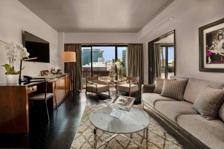 Sixty Beverly Hills - 4