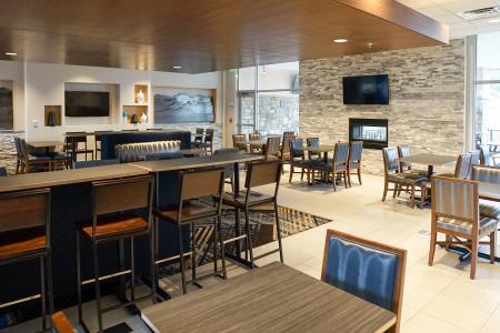 Holiday Inn Express & Suites - Aurora Medical Campus, An Ihg - 42