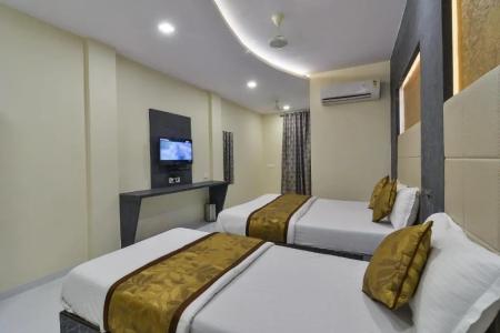 Aroma- Dadar - 25