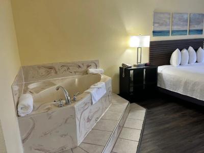 Seven Gables Inn - 4