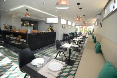 Le Yacht Suites - 29