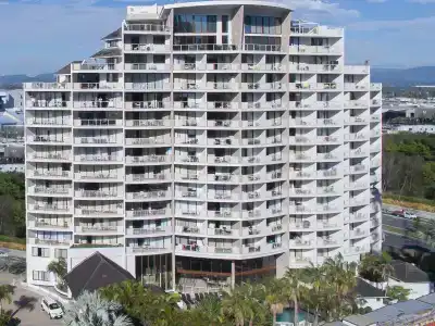 Broadbeach Savannah - 30