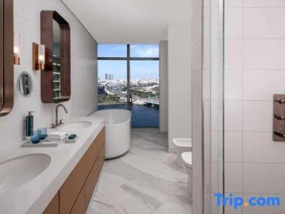 Hilton Creek & Residences - 54