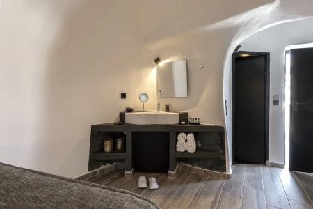 Pearl of Caldera Oia - Boutique by Pearl Collection - 218