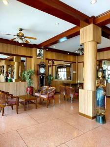 Suriwong Chumphon - 24