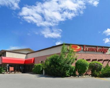 Econo Lodge Village - 45
