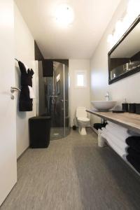 Icelandic Cottages - 9