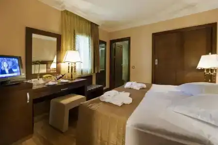 Latanya Park Resort - 5