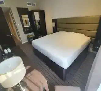 Premier Inn Airport - 9