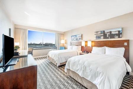 Renaissance Long Beach - 26