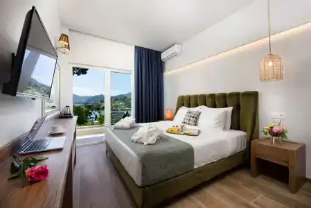 The Royal Grand - 2