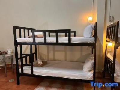 Phuket Old Town Hostel - 32