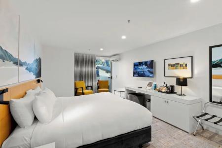 Scenic Suites - 82