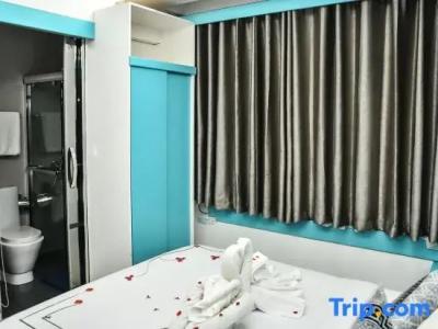 The Hive Beach - 55