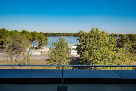 Lives Bordeaux Lac - 120
