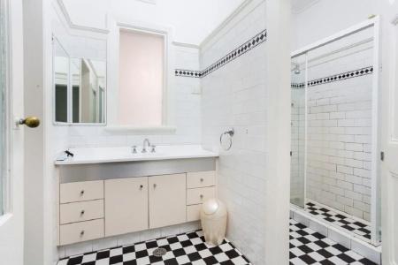 ibis Budget - - 6
