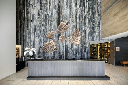 DoubleTree by Hilton - 44