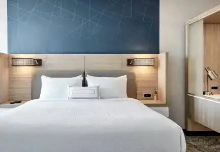 SpringHill Suites by Marriott Orange County - 26