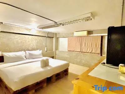 Yak Guesthouse - 208