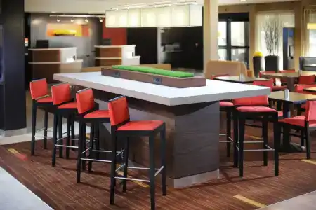 Courtyard by Marriott Houston Hobby Airport - 20
