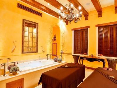 Town Square Suites by Toscana Valley - 19
