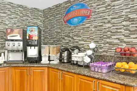 Baymont by Wyndham Miami Doral - 20