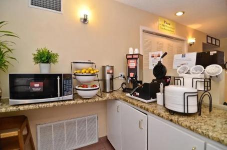 Quality Inn & Suites Dfw Airport South - 12