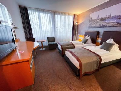 Ramada by Wyndham Dresden - 36