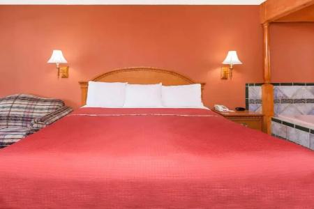 La Quinta by Wyndham-Hamilton Place - 10