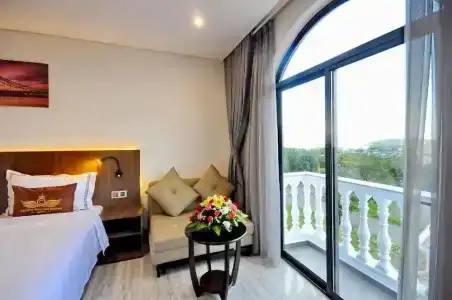 Crown Nguyen Hoang - 100