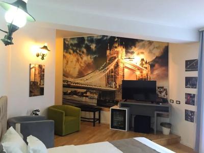 Ambra Boutique & Bistro - 28