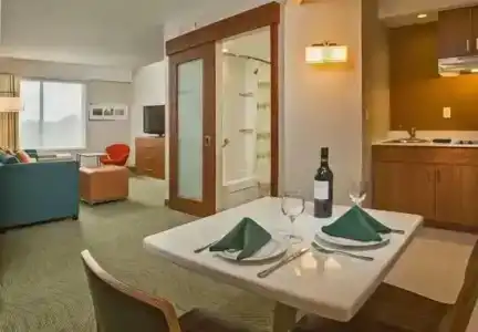 SpringHill Suites by Marriott New York LaGuardia Airport - 20